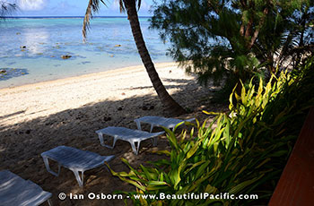 sun loungers at Tianas Beach Muri